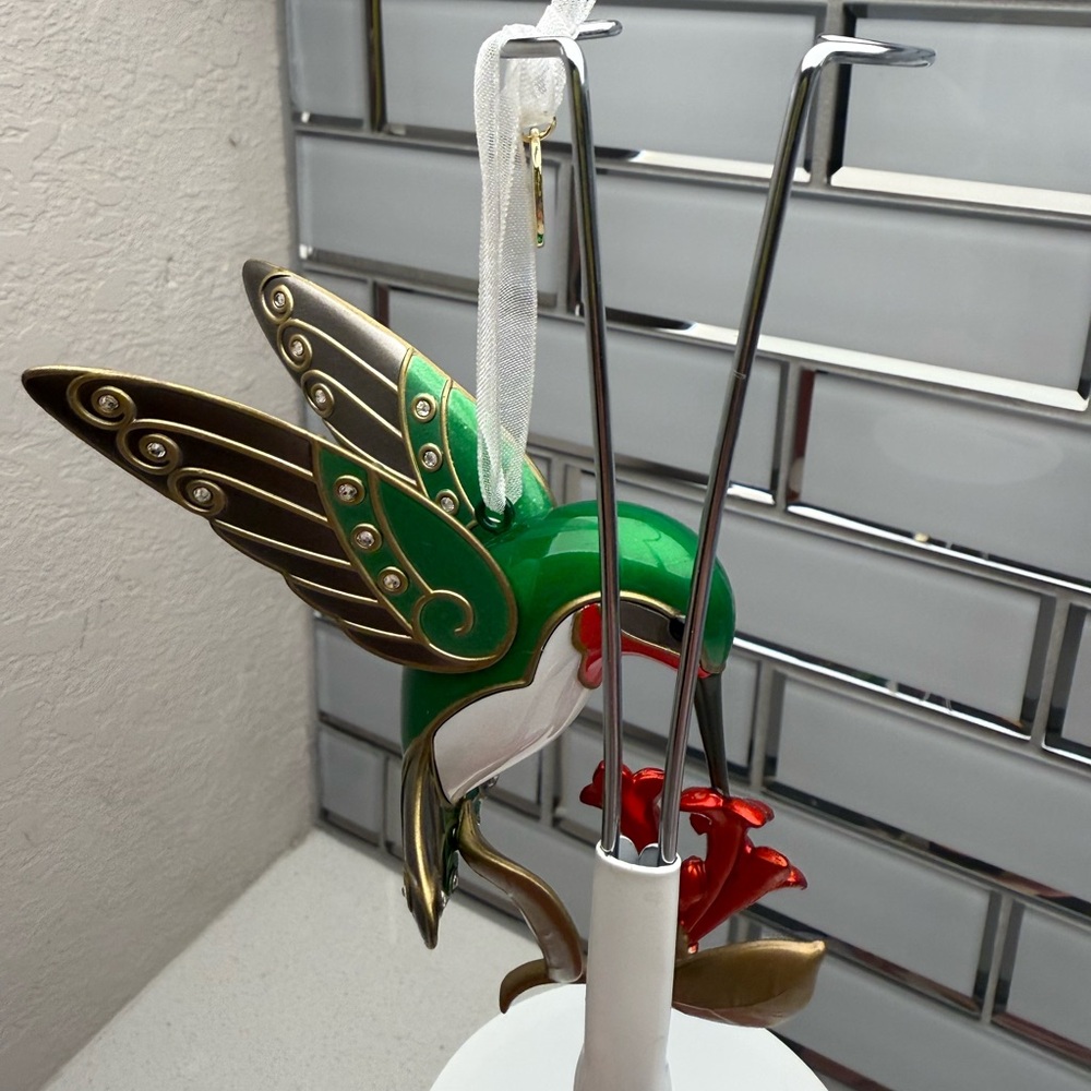 Hallmark Keepsake Ornament Dazzling Hummingbird 2016 Christmas - Picture 10 of 16